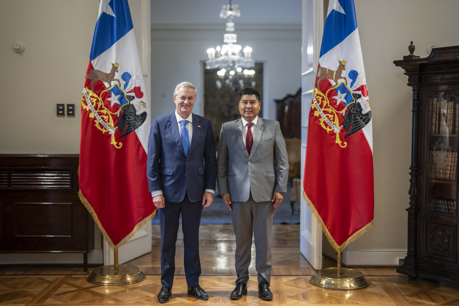 Gobernador paco se reúne con el presidente Kast.png